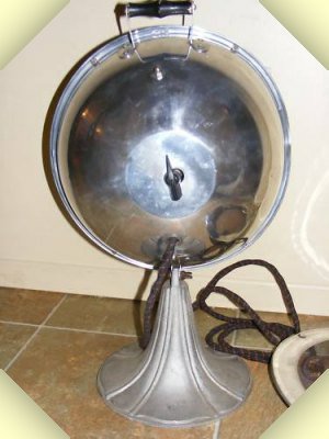 the carbon rods of this Branston carbon arc sunlamp were manually ignited and adjusted with a turning knob at the backside of the reflector